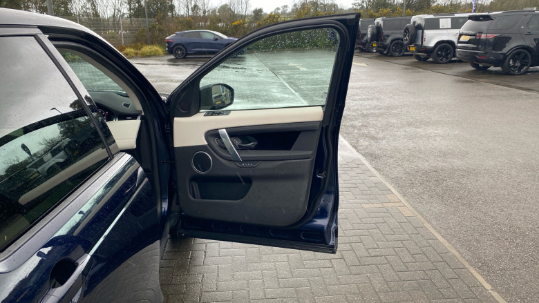 Land Rover Discovery Sport 2.0 P250 SE 5dr Auto Petrol Station Wagon